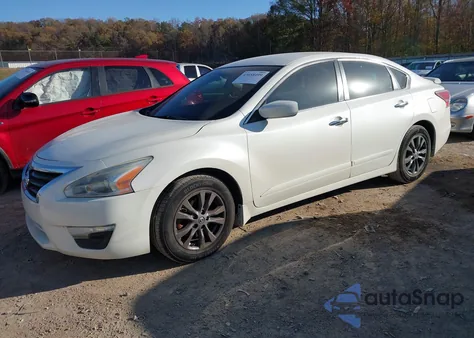 2015 Nissan Altima 2.5 S из США, поврежденный, VIN 1N4AL3AP3FC492786